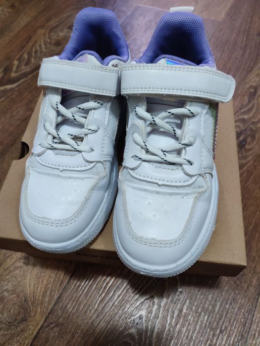 Кросівки для дівчаток