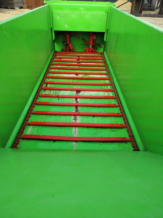 Rozrzutnik obornika sadowniczy/do borówki Wodziński. Używany jak nowy.