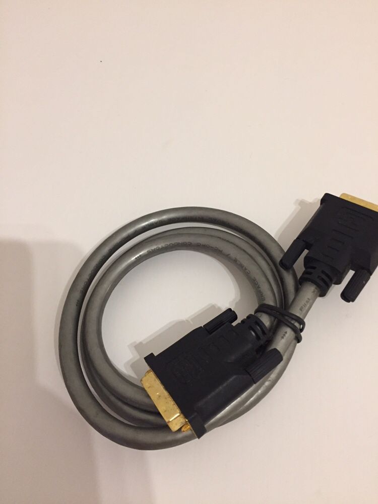 Diversos cabos rca/scart/DVI/componentes/co axial