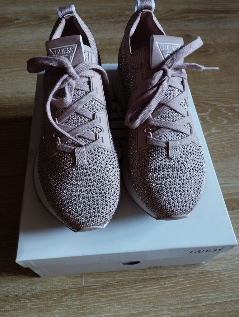 Sneaker Guess r39