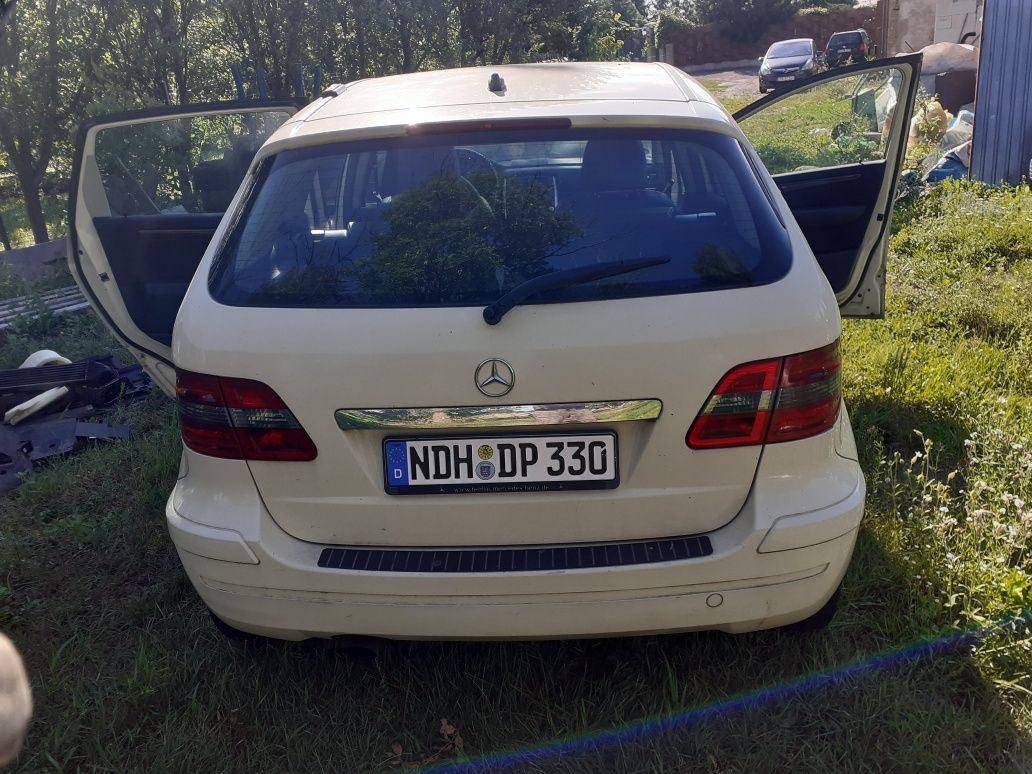 Sprzedam Mercedesa B 180 Automat