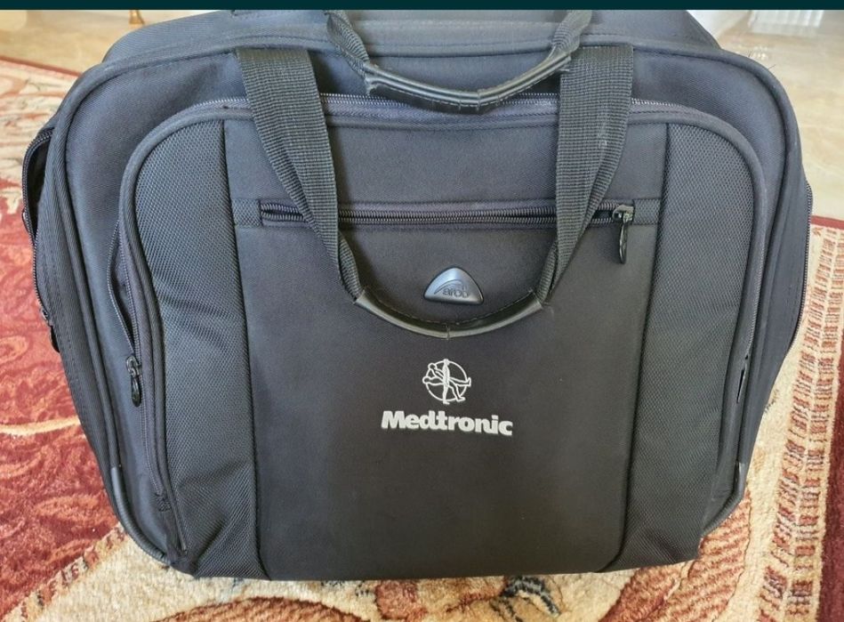 Torba podróżna na laptopa, dokumenty