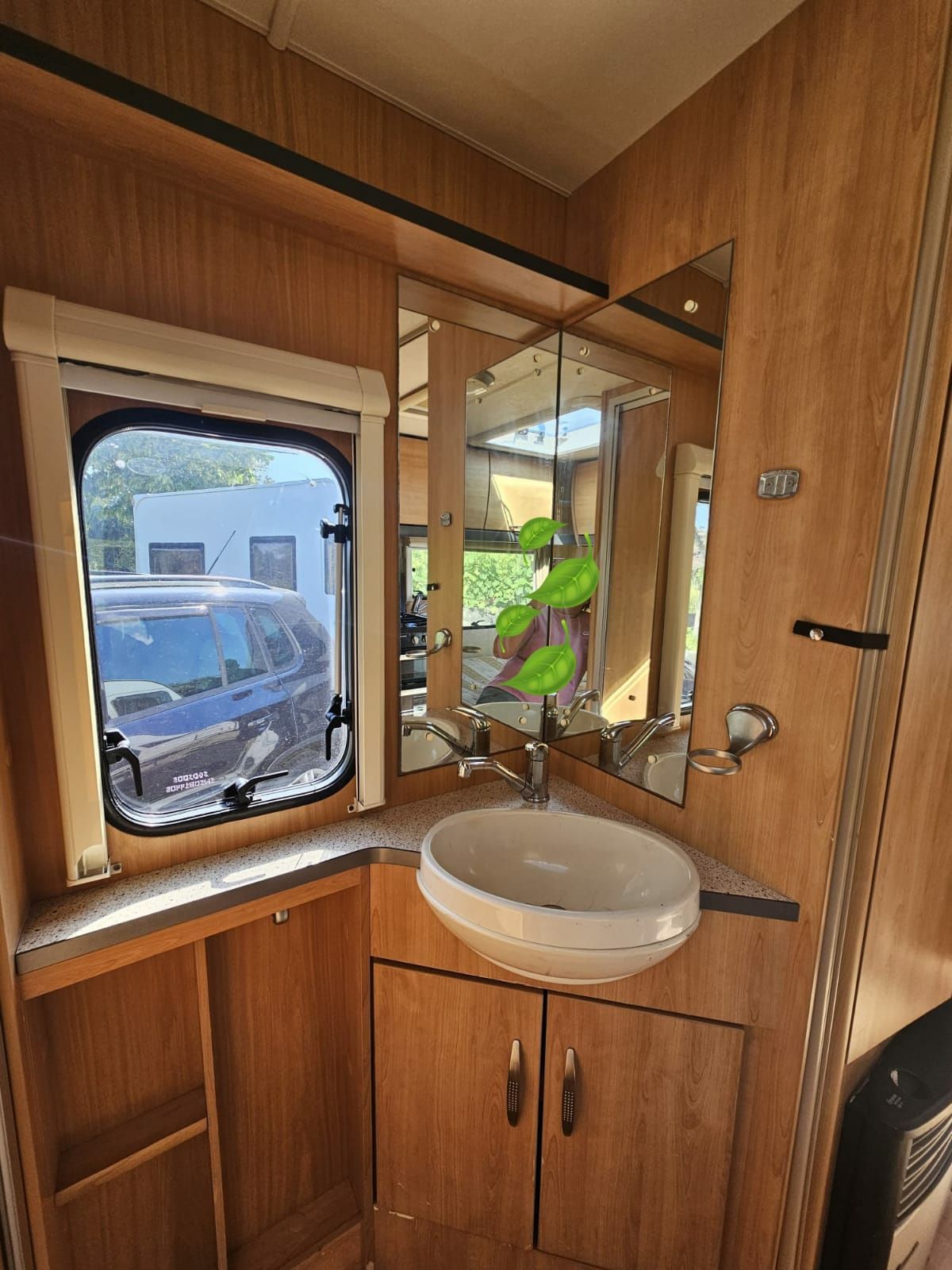 Caravana 4 dormidas com quarto e cama fixa