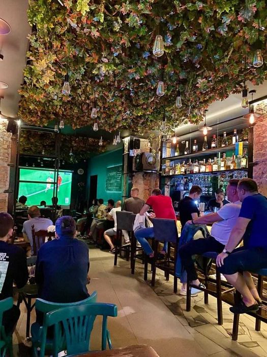 Продається діючий лаунж - бар у серці Львова по вул. Староєврейська 15