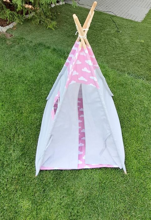 Namiot tipi dla dzieci – różowy w chmurki