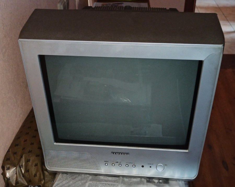 Телевизор "Samsung" - 350 грн.