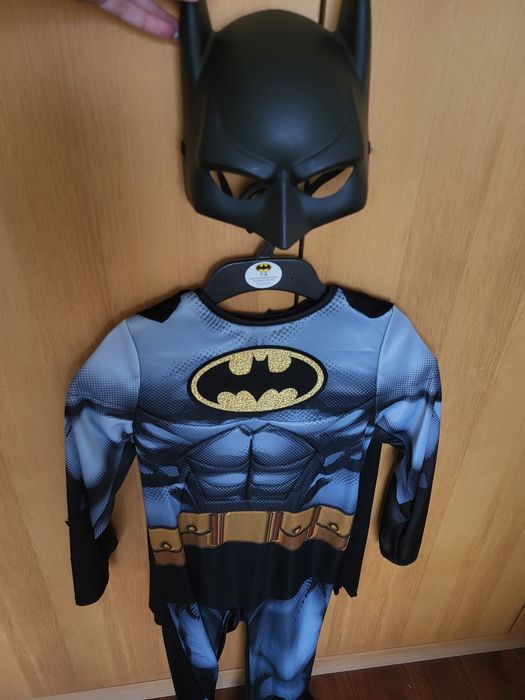 Fatos fantasia Ninja e Batman