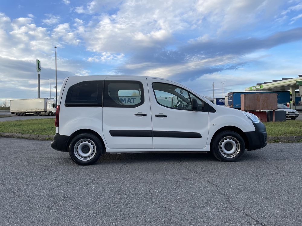 Планки крыла двери Молдинги Citroen Berlingo Peugeot Partner