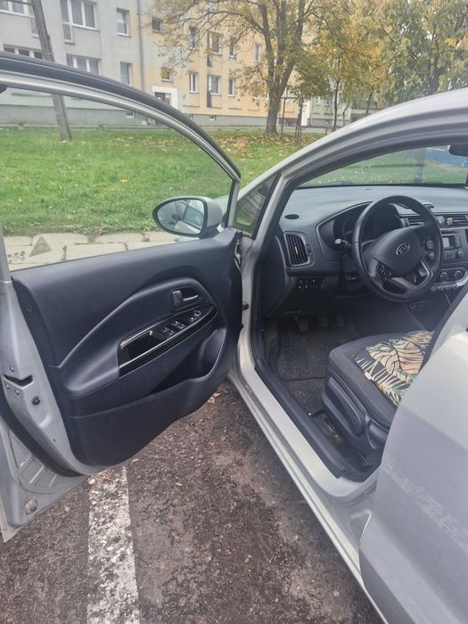 Sprzedam KIA RIO Niski Przebieg!!!