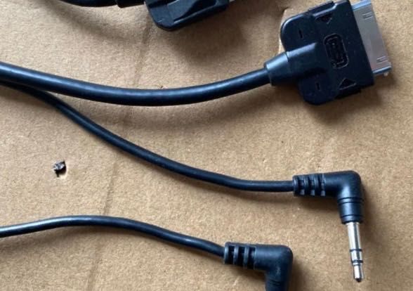Кабель-адаптер для Iphone / AUX 3.5mm блока mdi VW AUDI SKODA