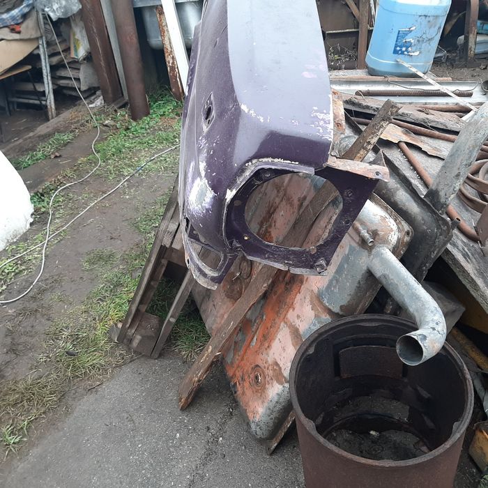 Продам крило передне праве Волга газ 24