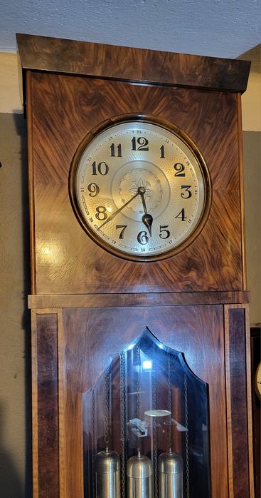 Piękny kwadransowy  zegar stojący