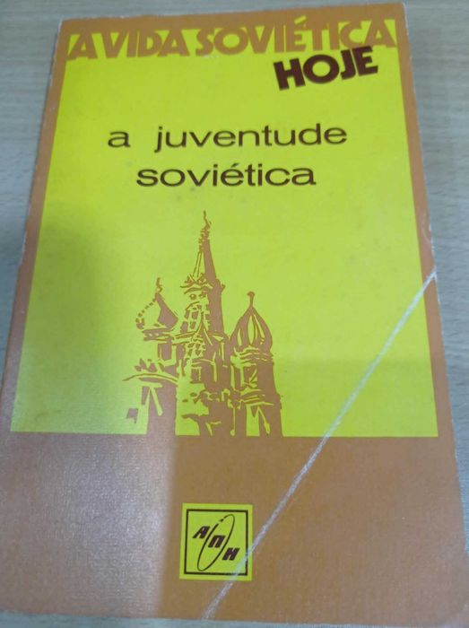vendo livro A juventude soviética