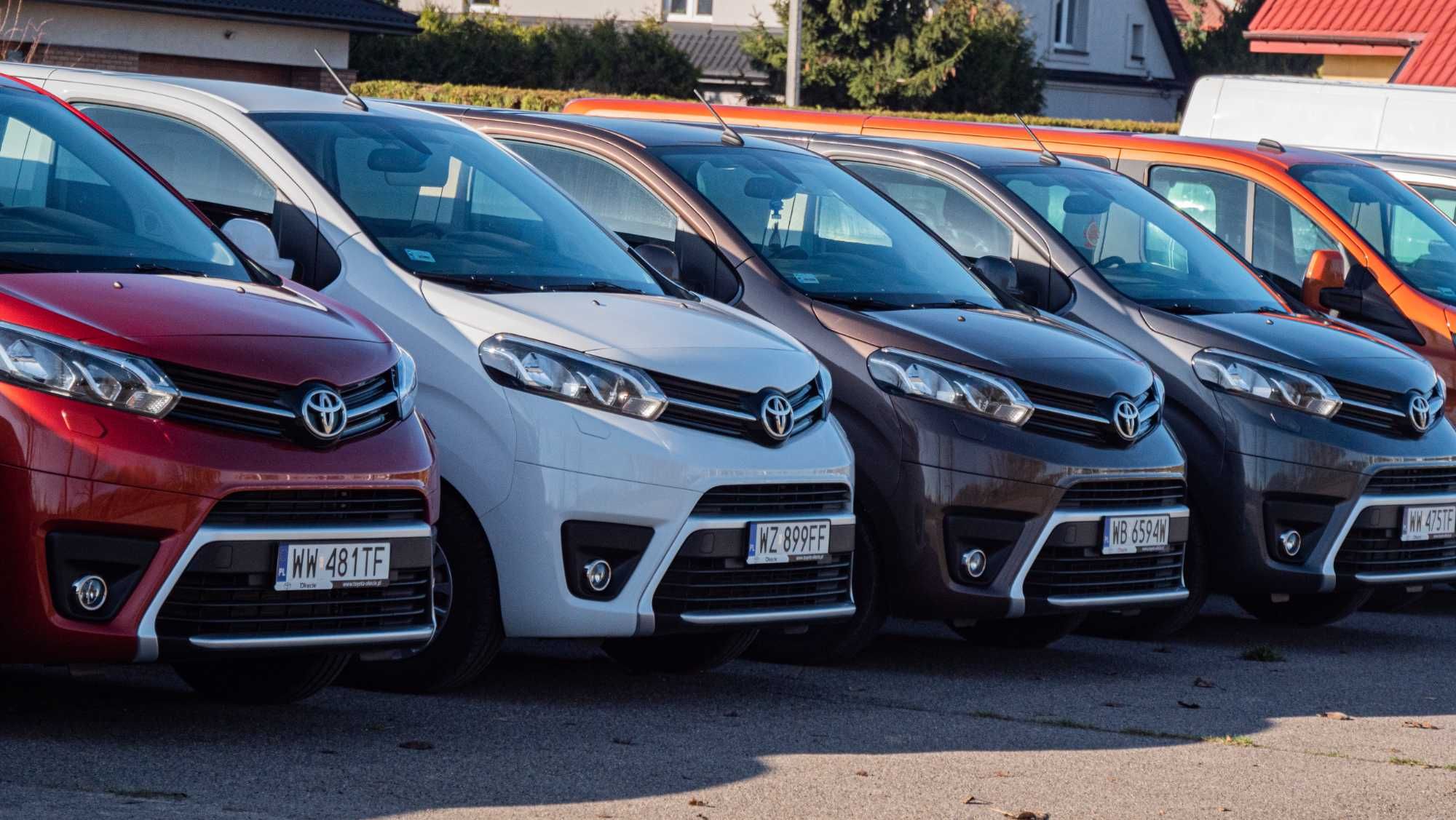 Wynajem busa wypożyczalnia samochodów wynajem brygadówki dostawczaka