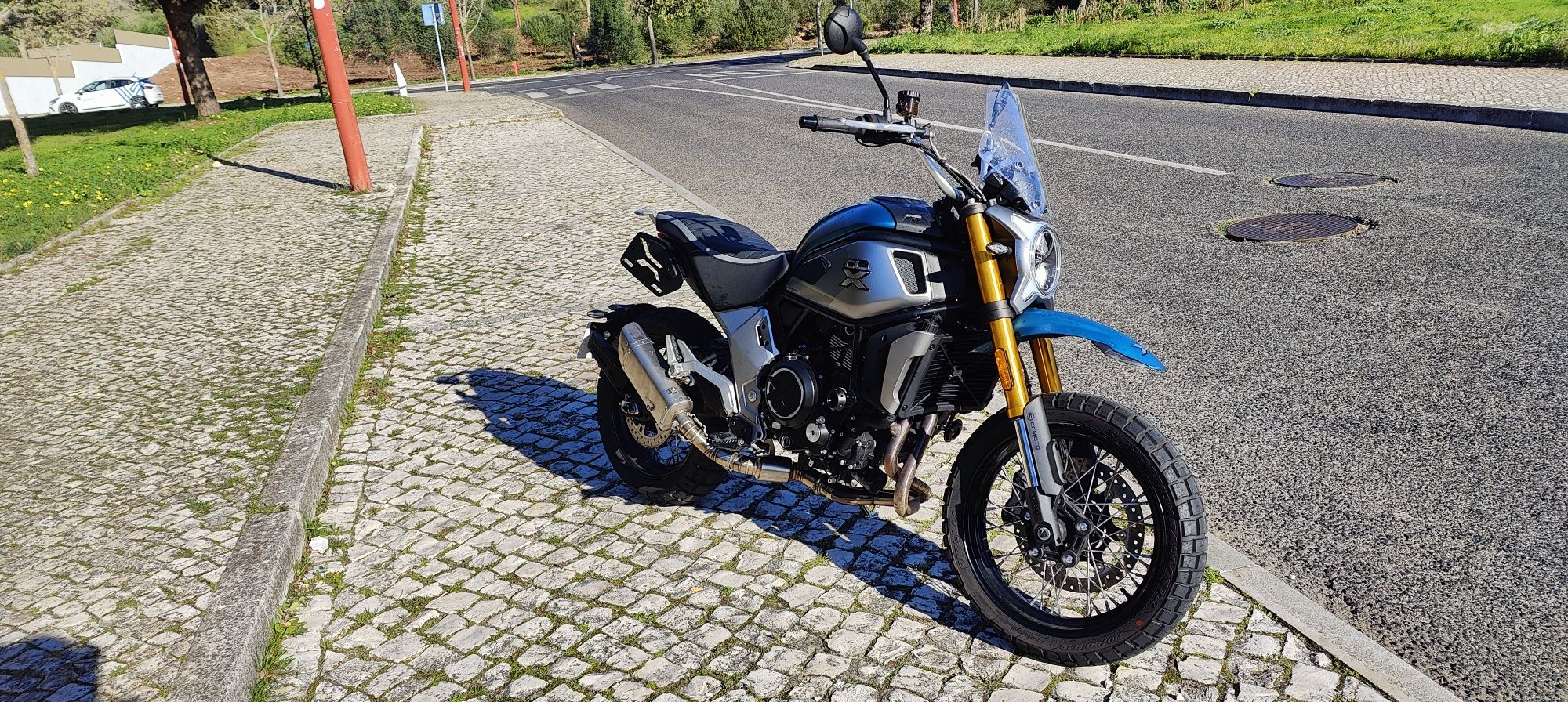 CFMoto CLX 700 ADV ( ano 2024 )