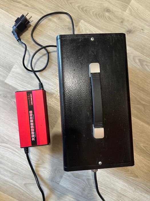 Зарядна станція на 800w