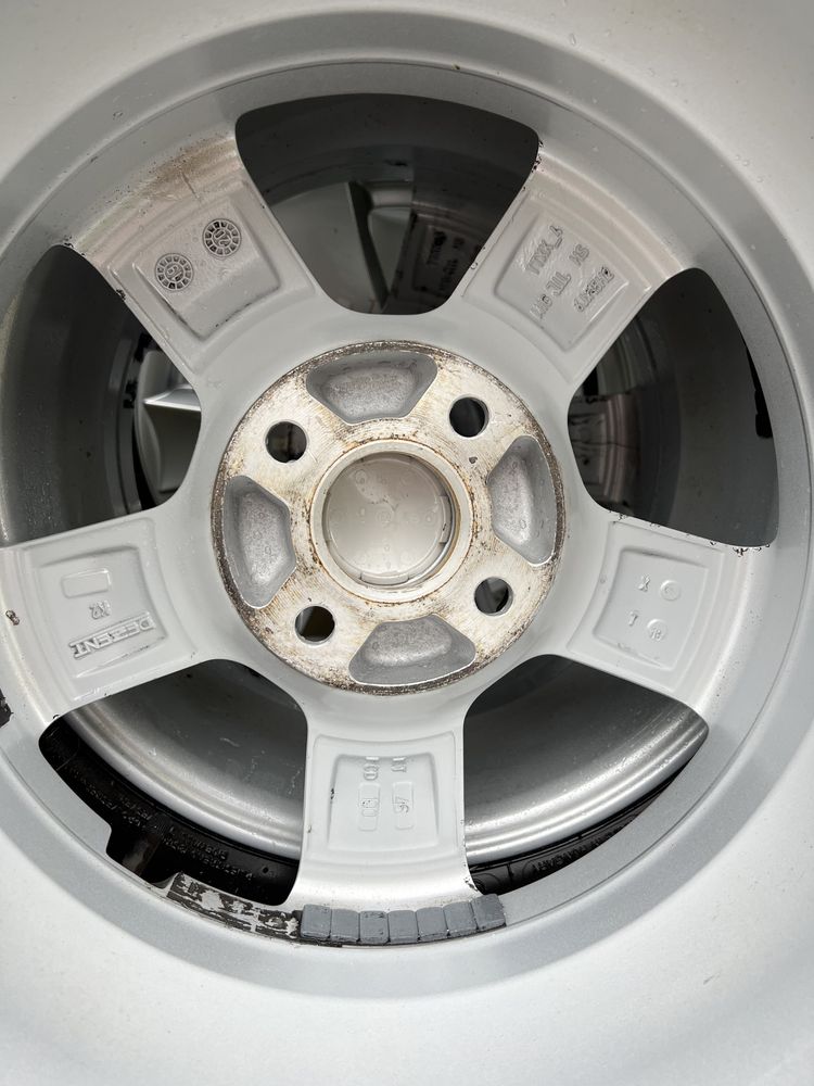 Felgi aluminiowe 15 KIA stonic z oponami zimowymi 185/65/R15