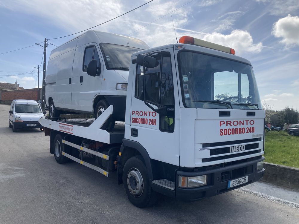 Servico de reboque / transporte de veiculos
