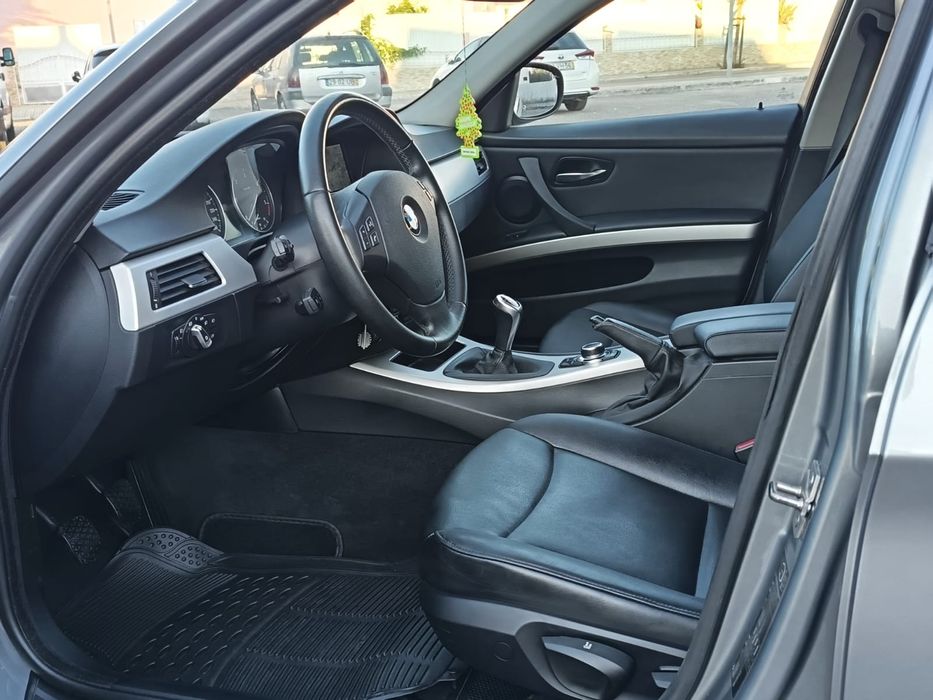 Bmw 320d touring LCI com navegação de 2011 impecável aceito retoma