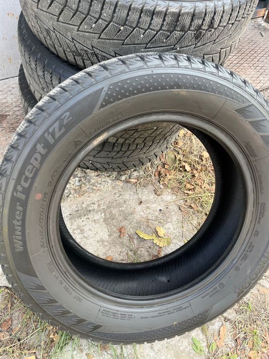 продам зимнюю резину 205/60/R16