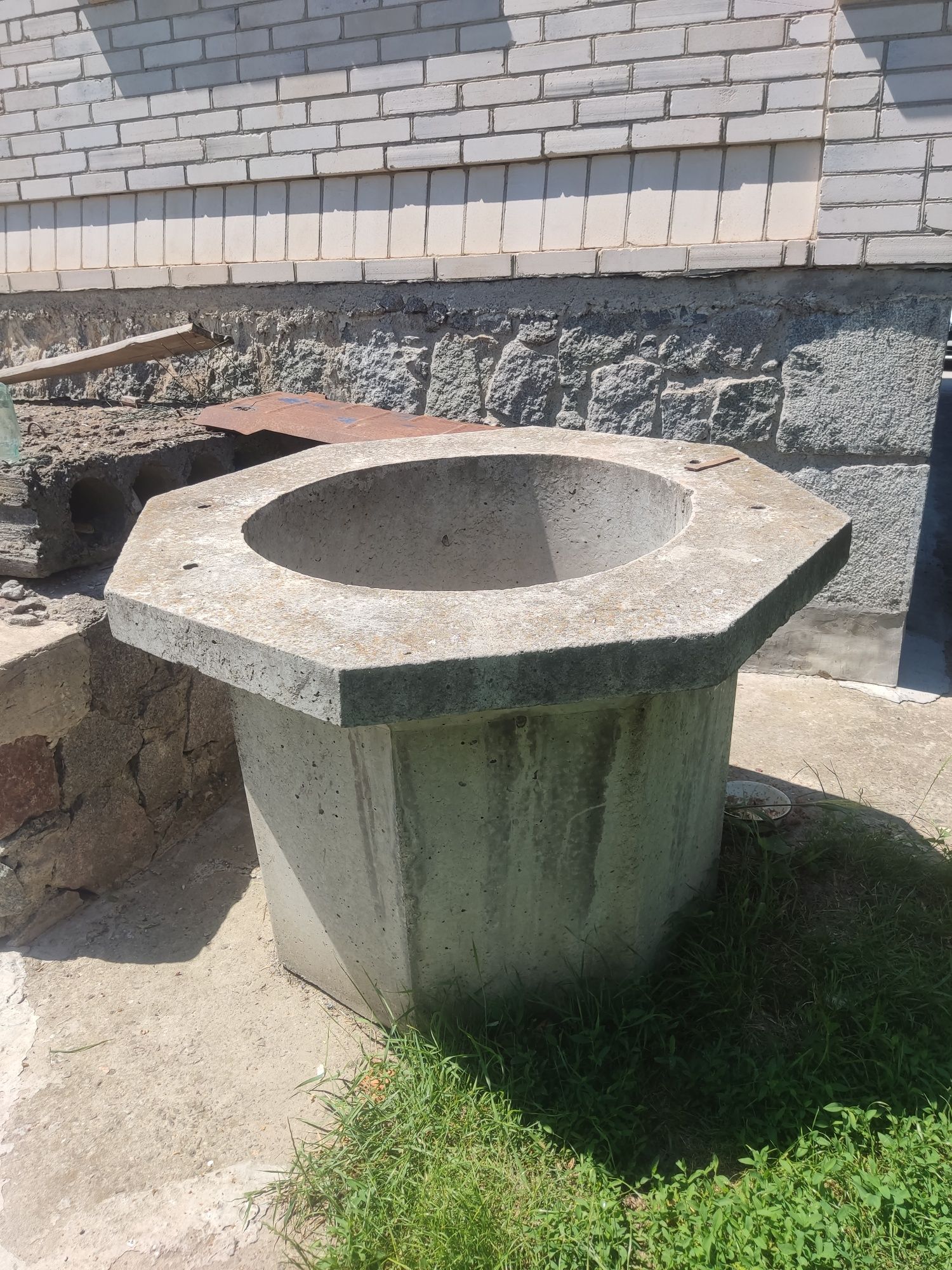 Бетонне кільце для колодязя
