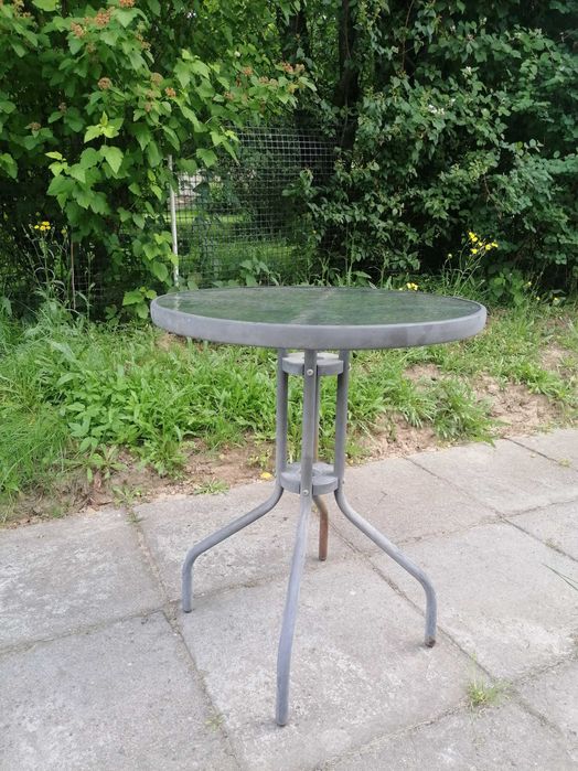 Stolik ogrodowy okrągły o średnicy 60cm,wysokość 70cm.