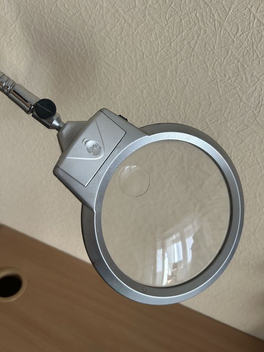 Лупа з підсвідкою