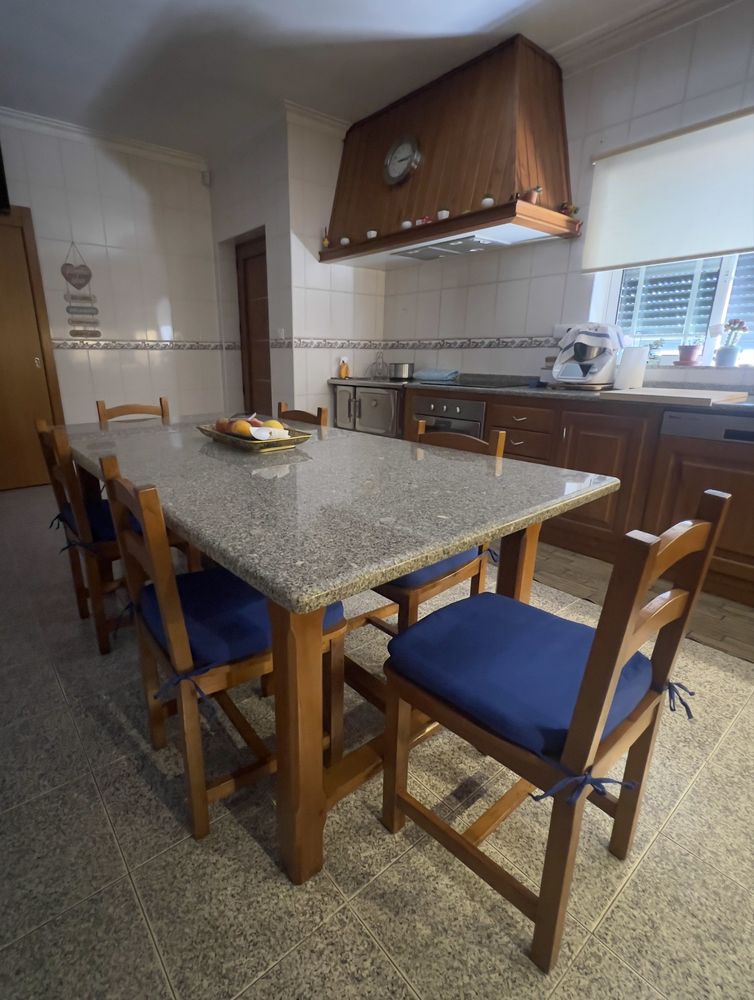 Cozinha para venda completa em carvalho com bancada e mesa em granito