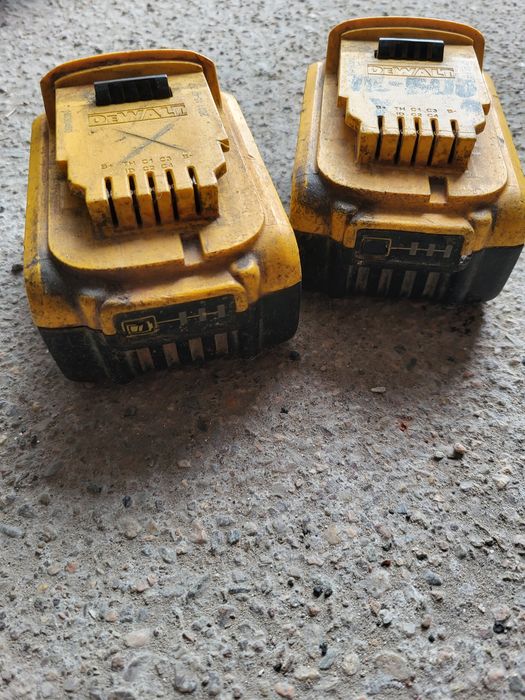 2szt bateria dewalt 5ah 18v uszkodzone