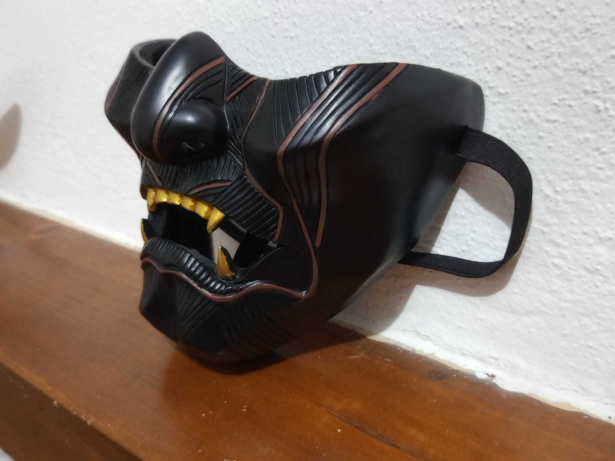 Mascara Half-Oni