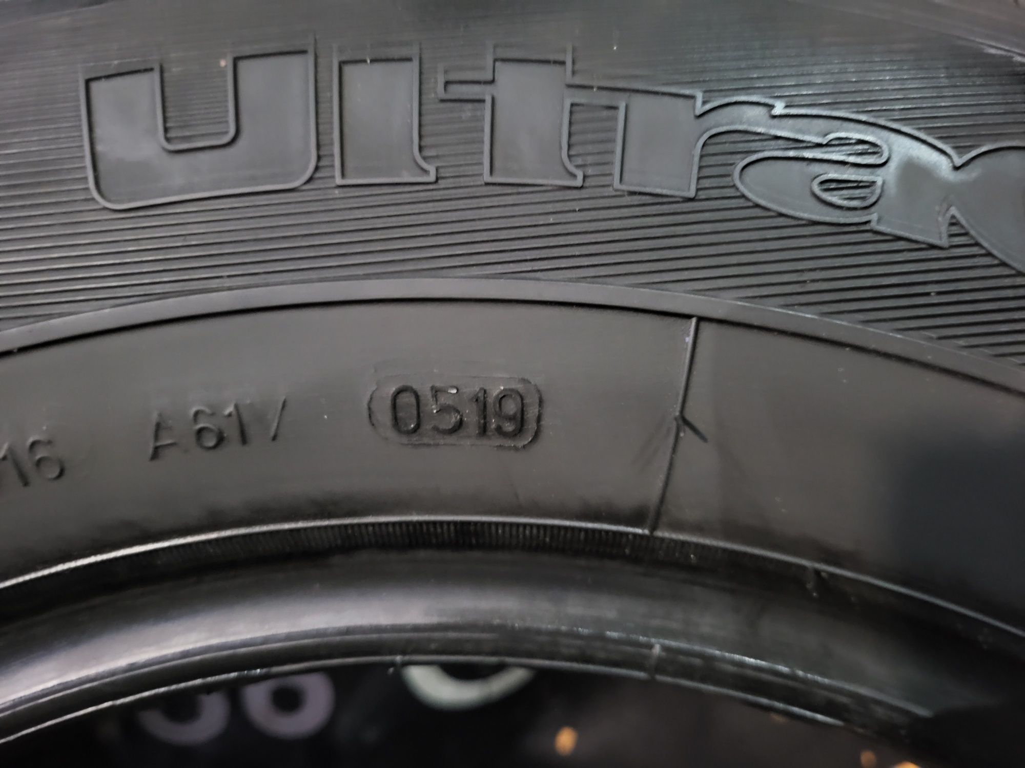 Opony zimowe 215/65/15C Goodyear 19rok 8,5mm