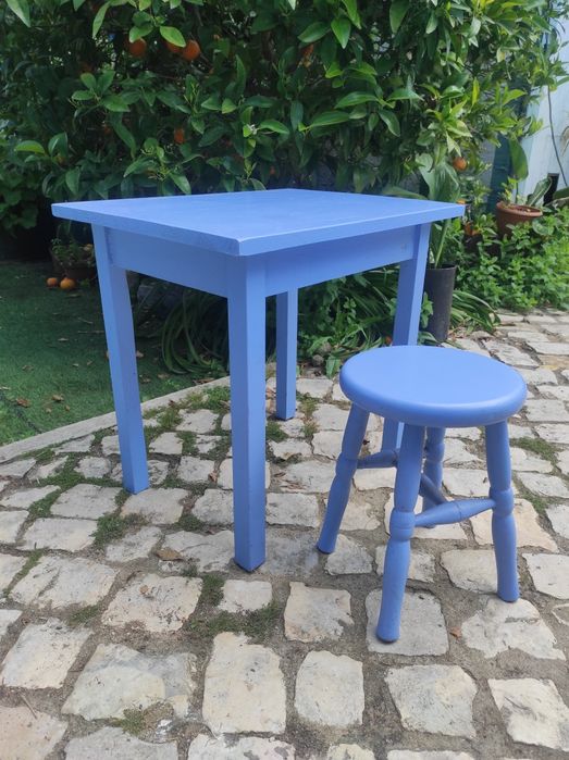 Mesa  com banco da criansa