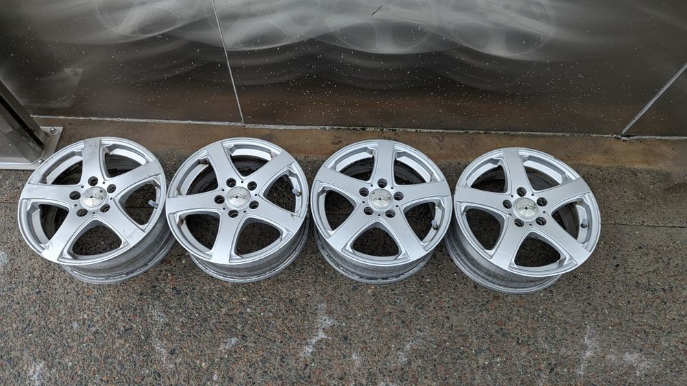 Продам диски r16 5×114,3, стояли на mazda 3 BK