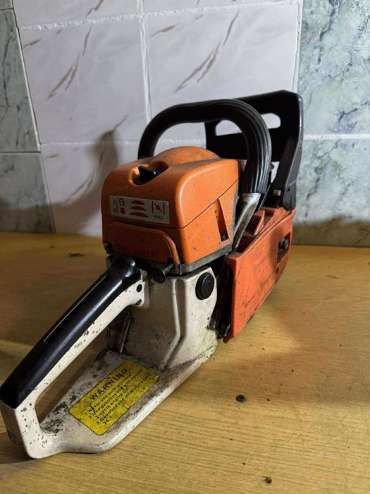 4 piły spalinowe+prowadnice+12 łańcuchów–po postoju, do przeglądu