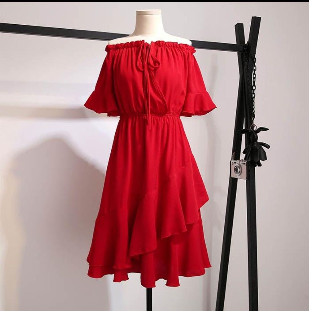 Красное платье размер S