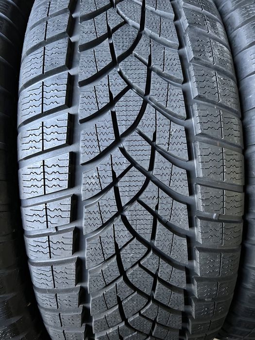 245/55/17 R17 Goodyear Ultra Grip Perfomance GEN1 4шт новые зима