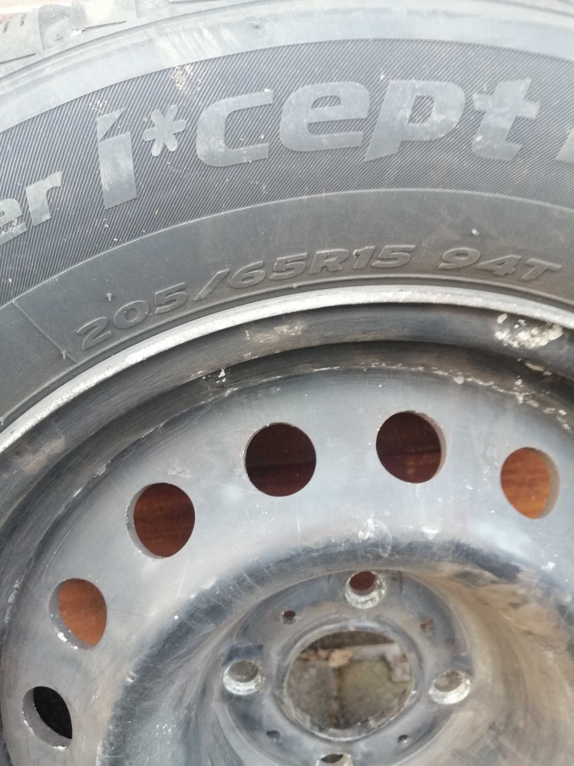 Felgi z oponami zimowymi 205/65R15 do citroen+oryginalne kołpaki