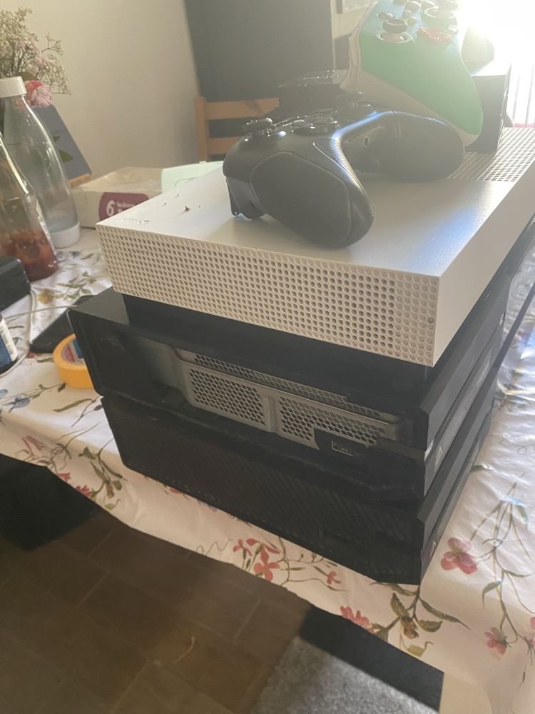 XBOX one 3 штуки