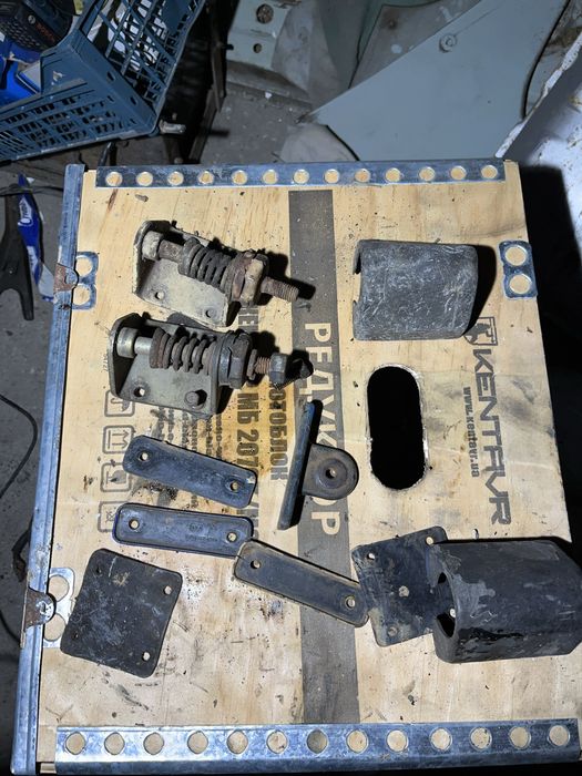 Кріплення зеркал газ 3307 3309