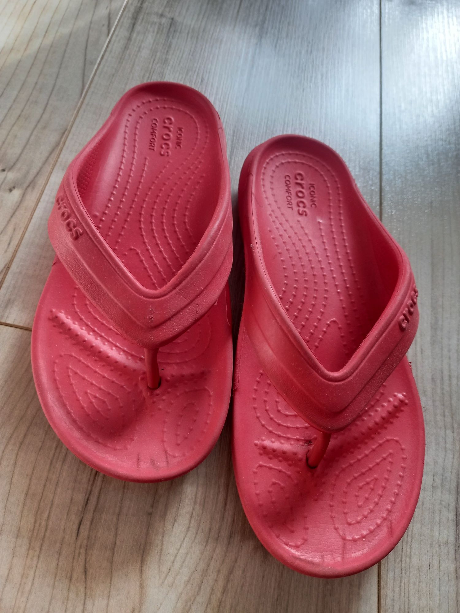 Sprzedam japonki crocs j1 32/33