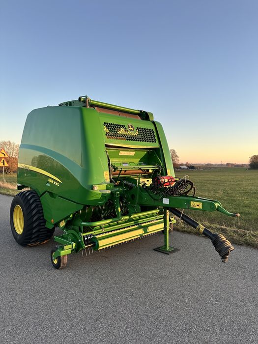 Prasa belująca John Deere 990P  kurtyna z wyrzutem