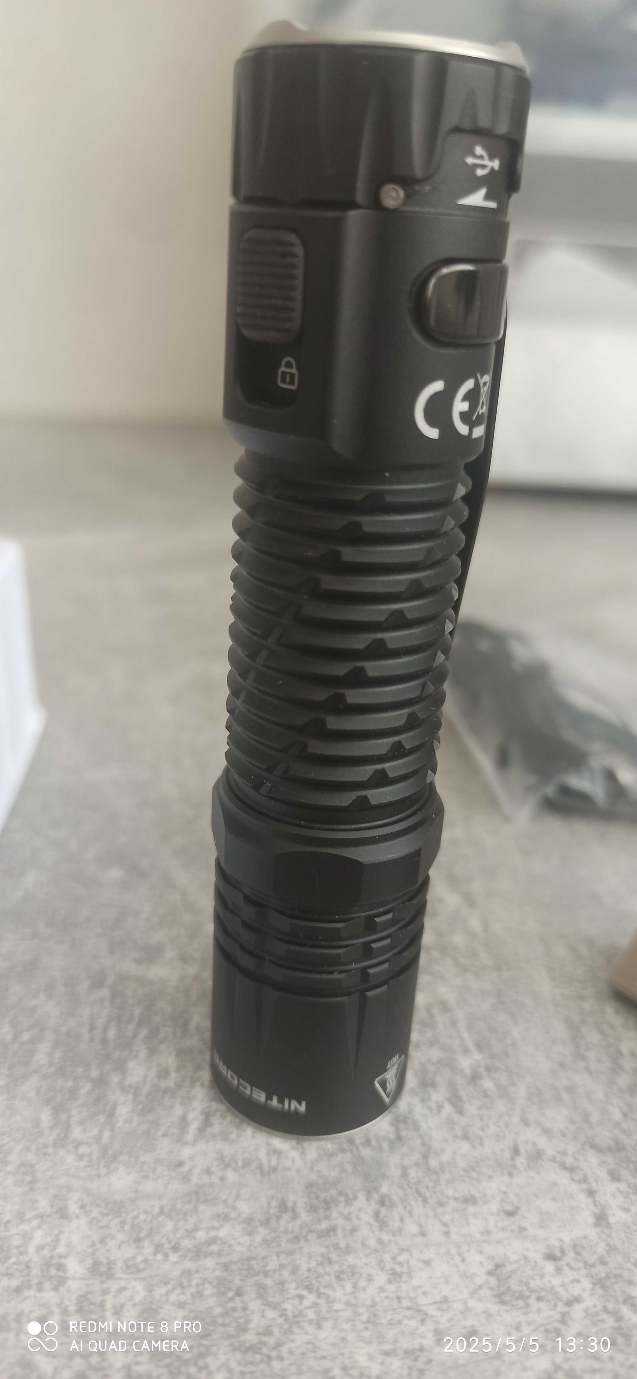 Latarka Nitecore edc 33