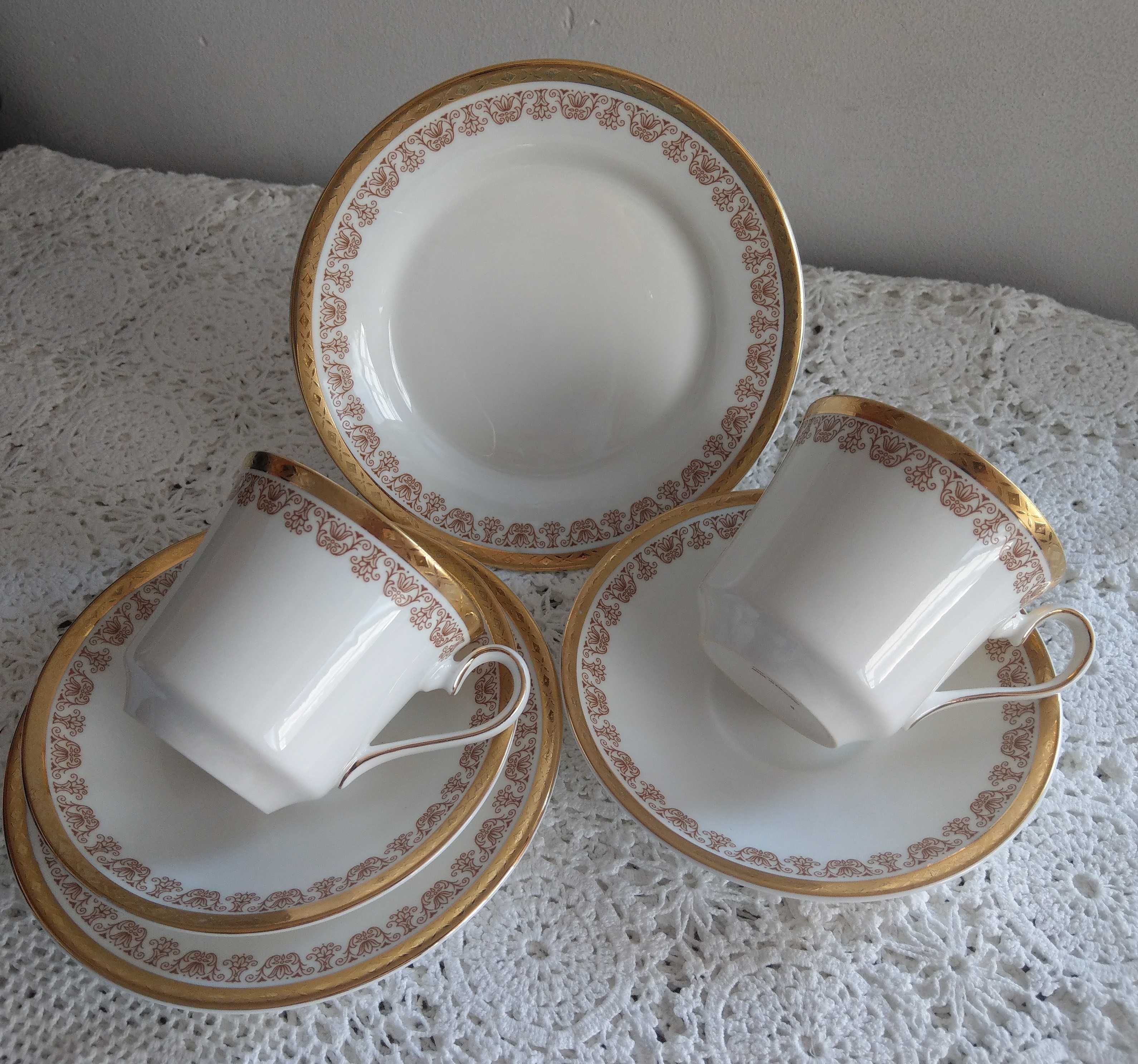 Złota Ręcznie Zdobiona Piekna Filiżanka Angielska Porcelana Vintage