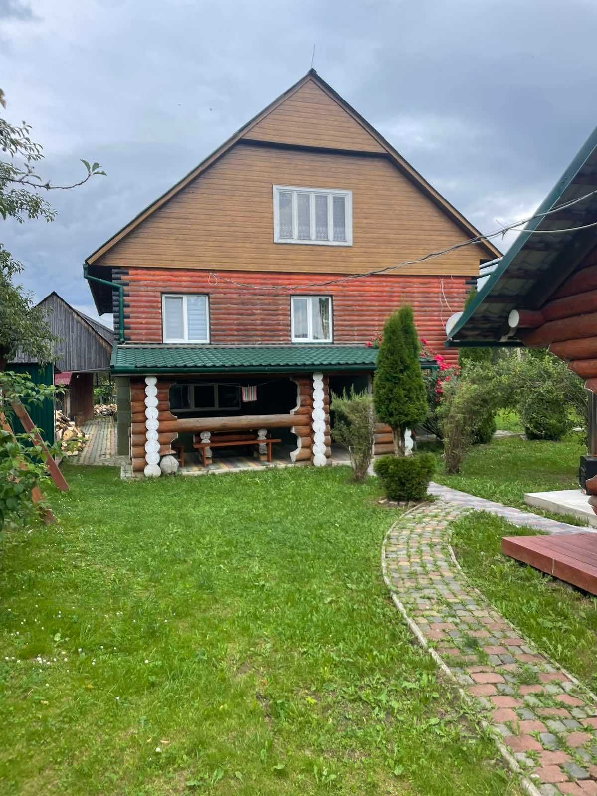 Сімейний відпочинок у серці Карпат