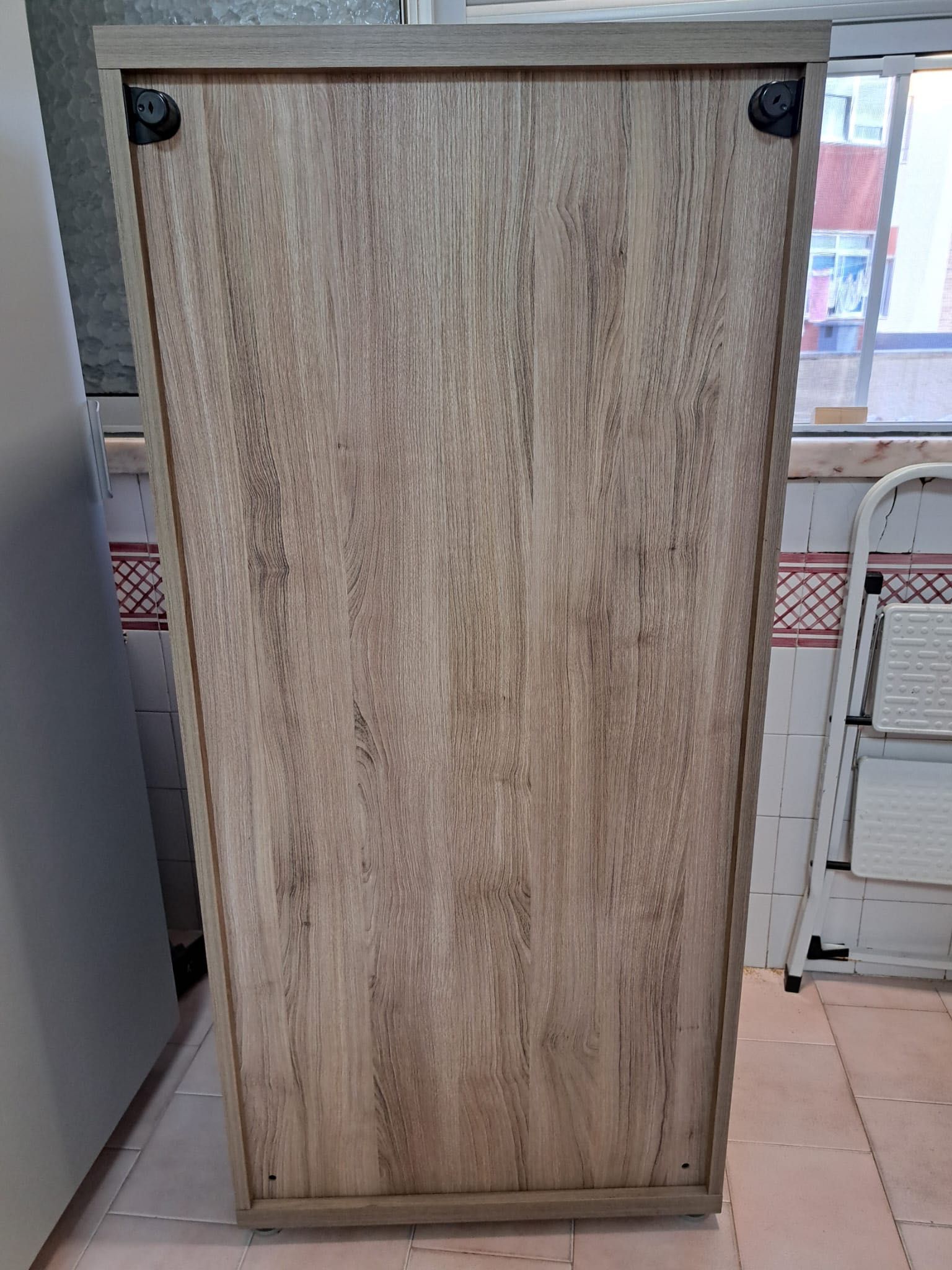 Armário de 2 portas com vidro