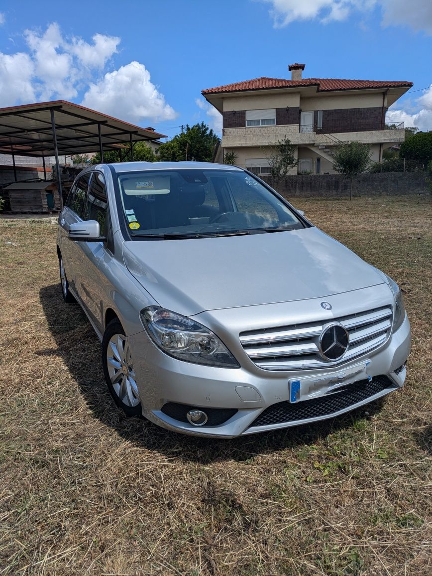 Mercedes B180 CDI  Motor 1800 cc  Caixa automatica   Revisões Mercedes
