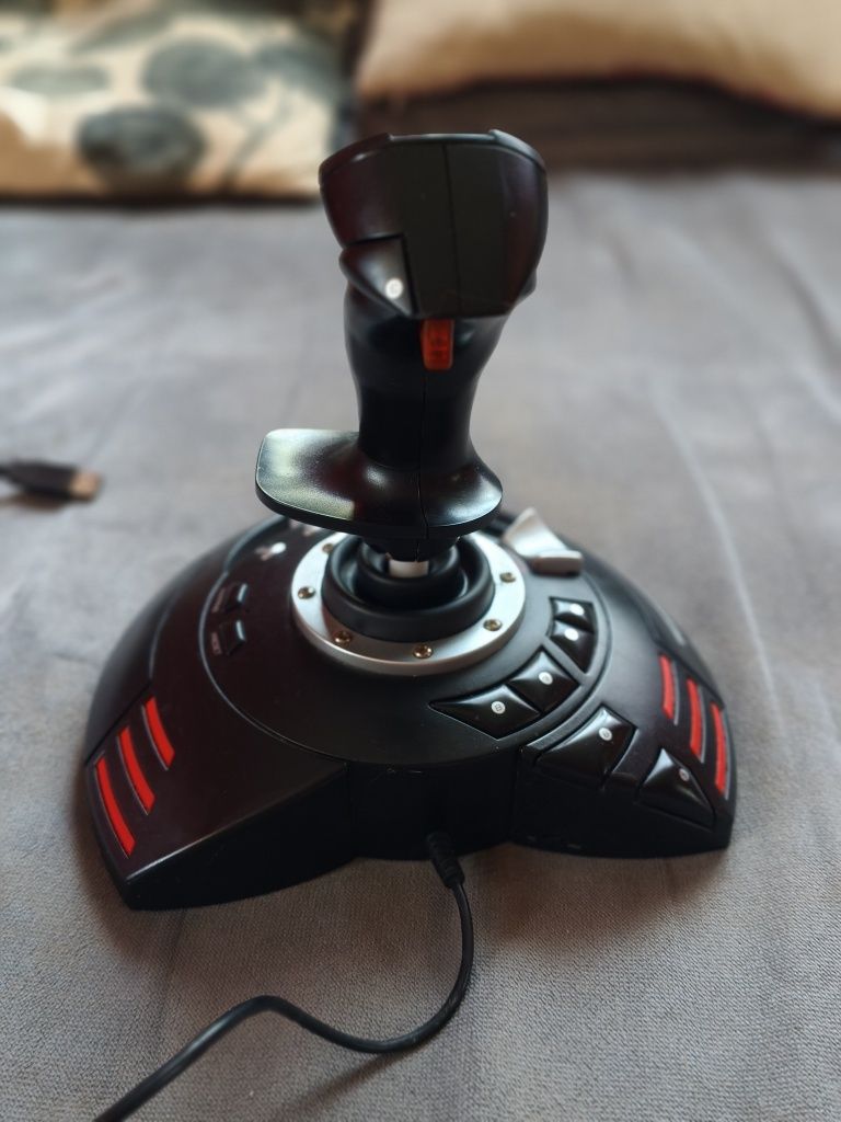Joystick Thrustmaster