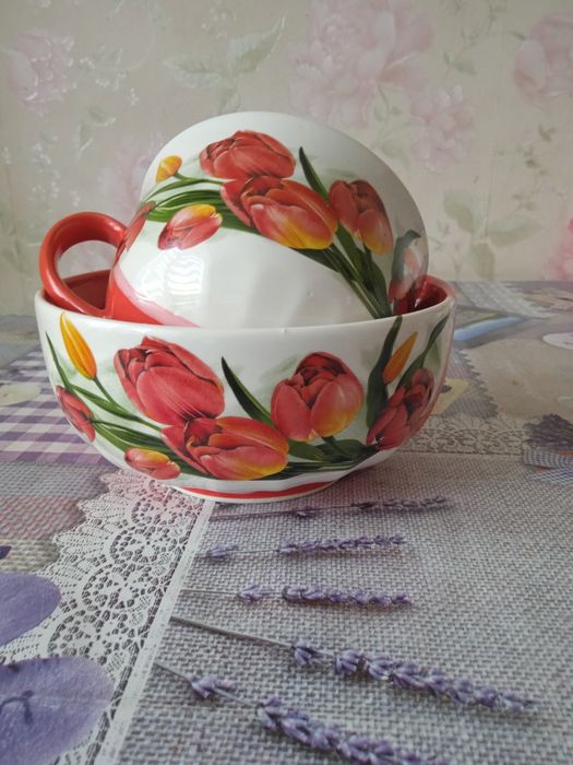 Миска з великим горнятом