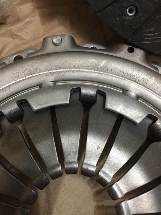 Нов сцепление VALEO 834098. Для Renault Kangoo, Sandero, Duster, Logan