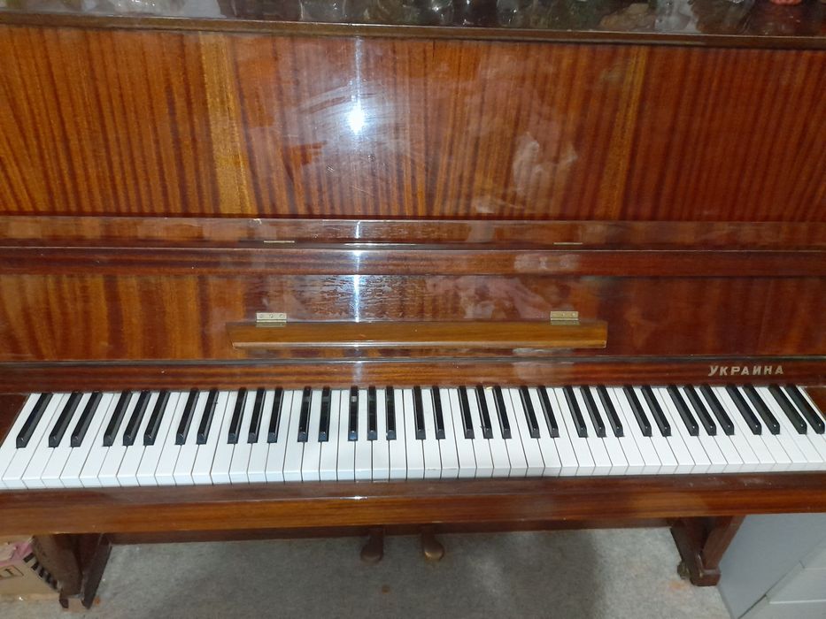 Пианино Украина продам